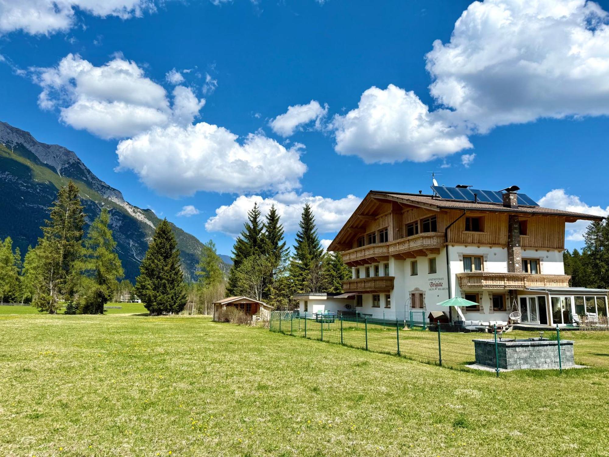 Apartmenthaus Brigitte ロイタシュ エクステリア 写真